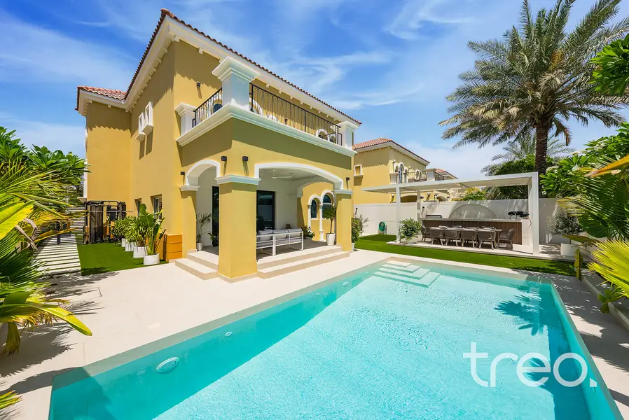4-Room Apartment in Dubai, 328 m²