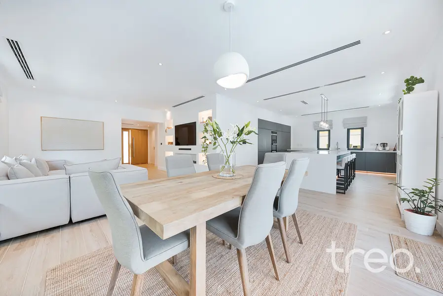 4-Room Apartment in Dubai, 328 m² photo 4