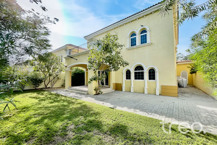 3-Room Apartment in Dubai, 328 m²
