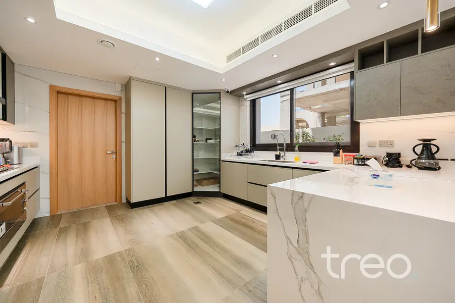 4-Room Apartment in Dubai, 409 m² photo 5