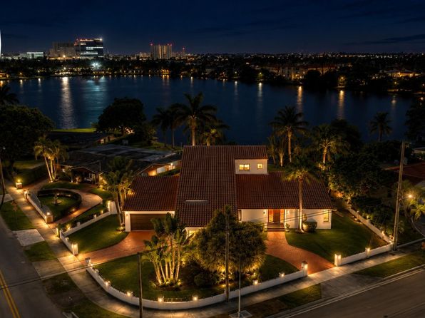 3-Room Apartment in Miami, 297 m²